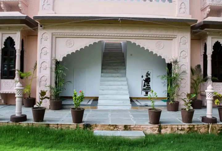 Садри: Ranakpur Hill Resort