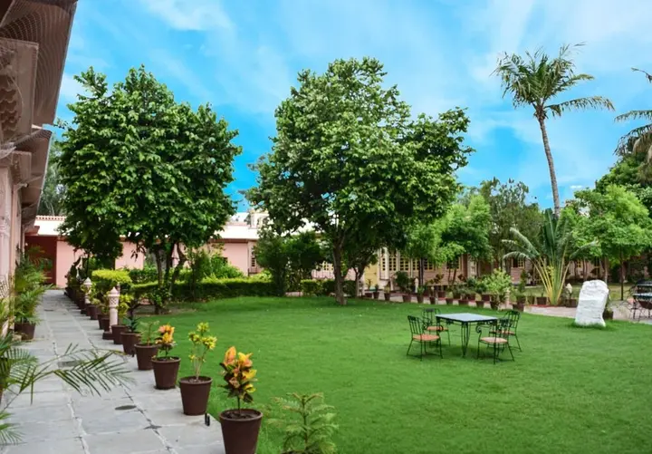 Садри: Ranakpur Hill Resort