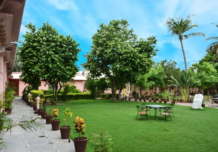 Садри: Ranakpur Hill Resort