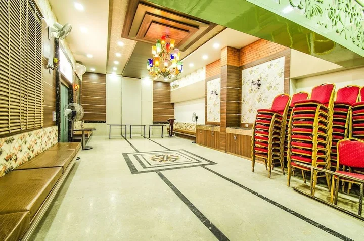 Пимпри-Чинчвад: FabHotel Gharonda Residency MIDC