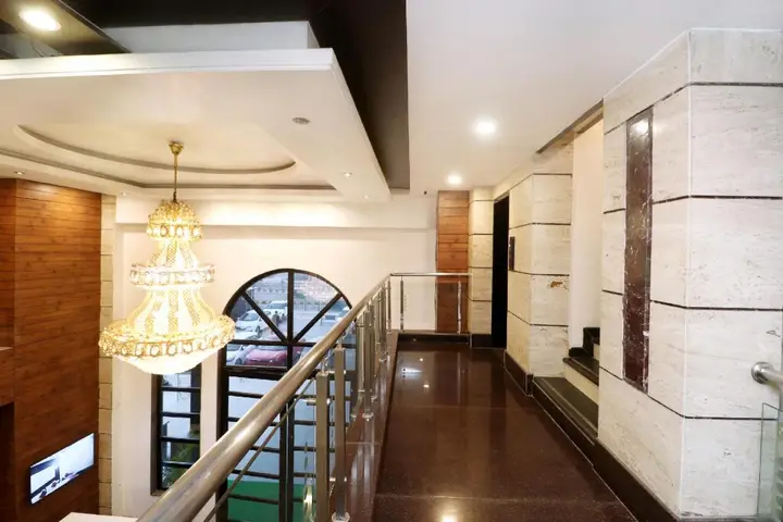 carousel image 4