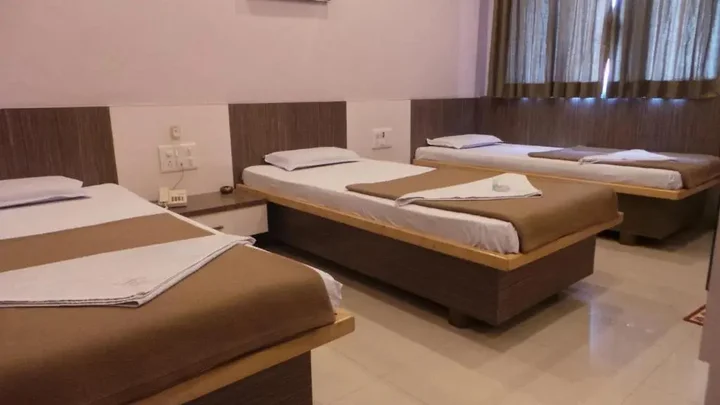 Сангли: Hotel Royal Residency Executive