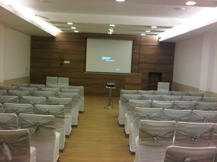 Нью-Дели: Hotel Twin Tree Naraina