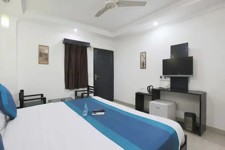 Нью-Дели: Hotel Twin Tree Naraina