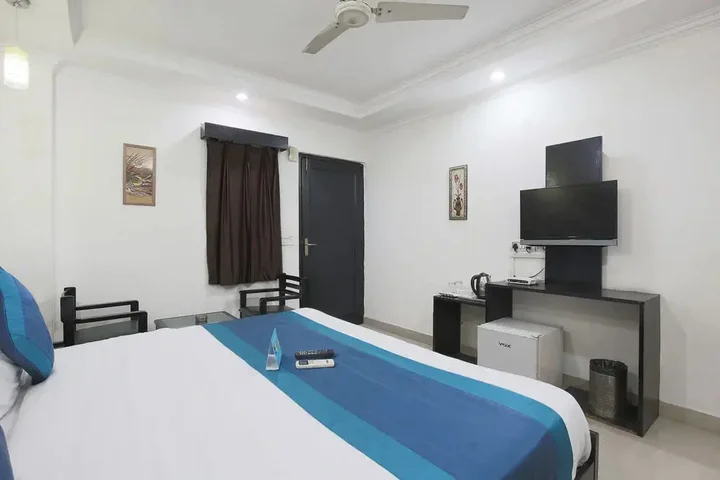 Нью-Дели: Hotel Twin Tree Naraina