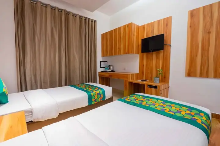 Нью-Дели: Hotel Twin Tree Naraina