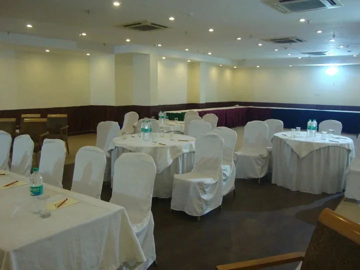 Нью-Дели: Hotel Bmk Grand By FabHotels