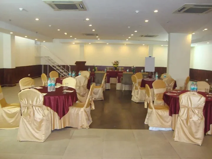 Нью-Дели: Hotel Bmk Grand By FabHotels