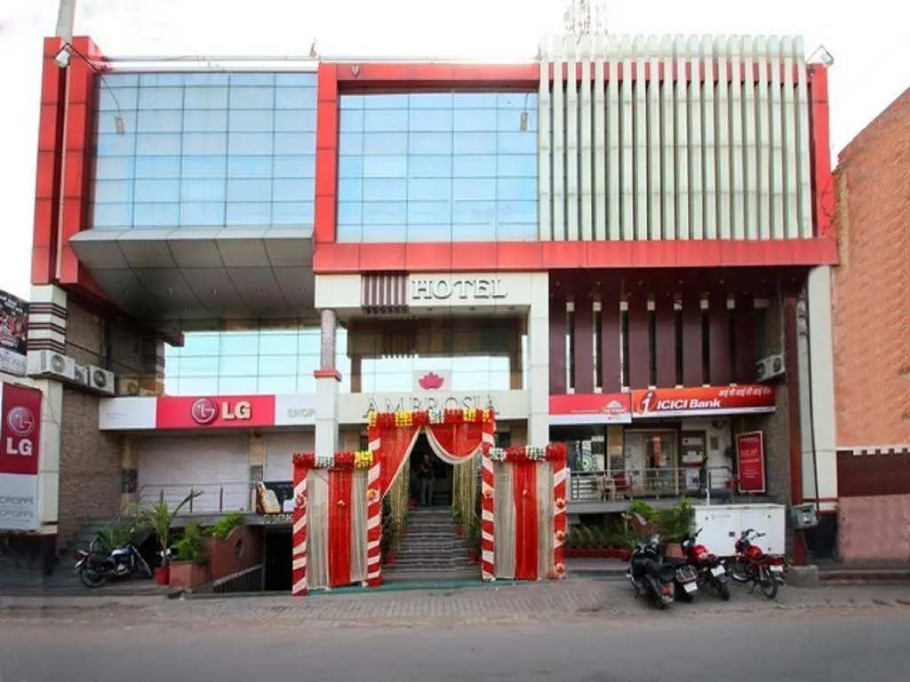Крепость Jhansi: Capital O 31390 Hotel Ambrosia
