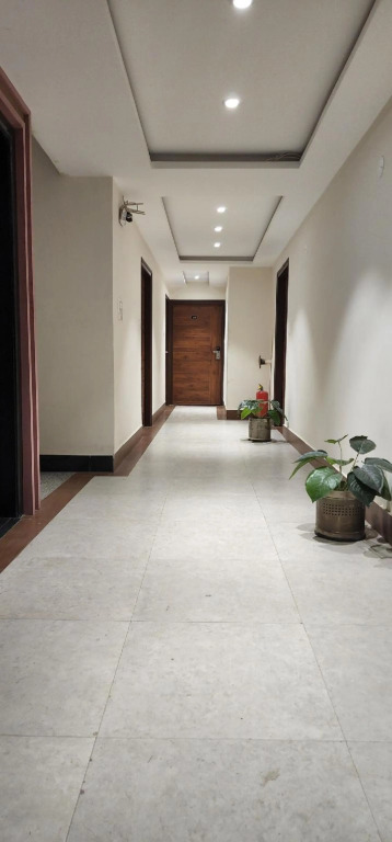 Ганганагар: Hotel Crystal