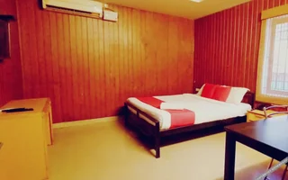 Эрамаллур: Tri-Star Residency