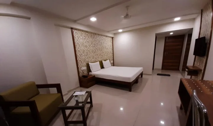 Вадодара: HOTEL PRUDENT - Vadodra