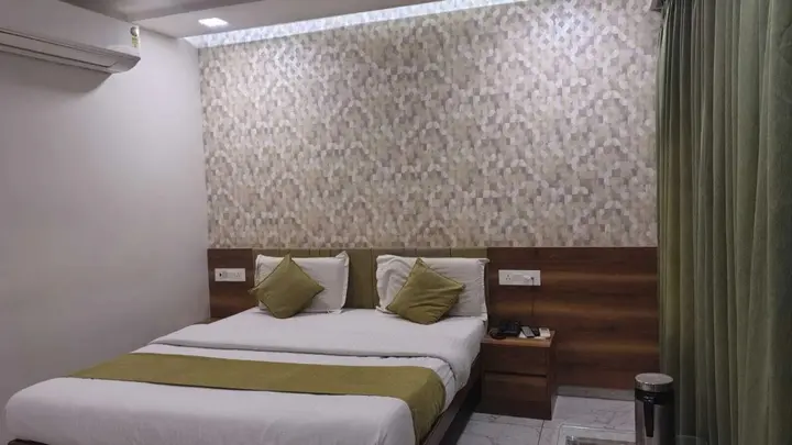 Вадодара: HOTEL PRUDENT - Vadodra