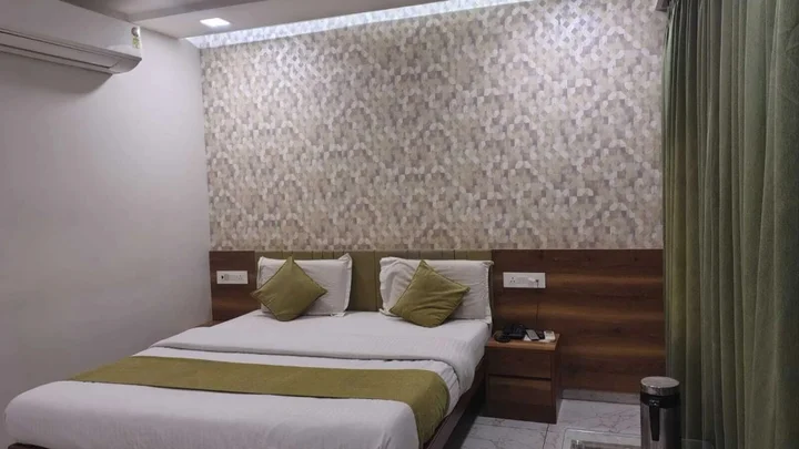 Вадодара: HOTEL PRUDENT - Vadodra