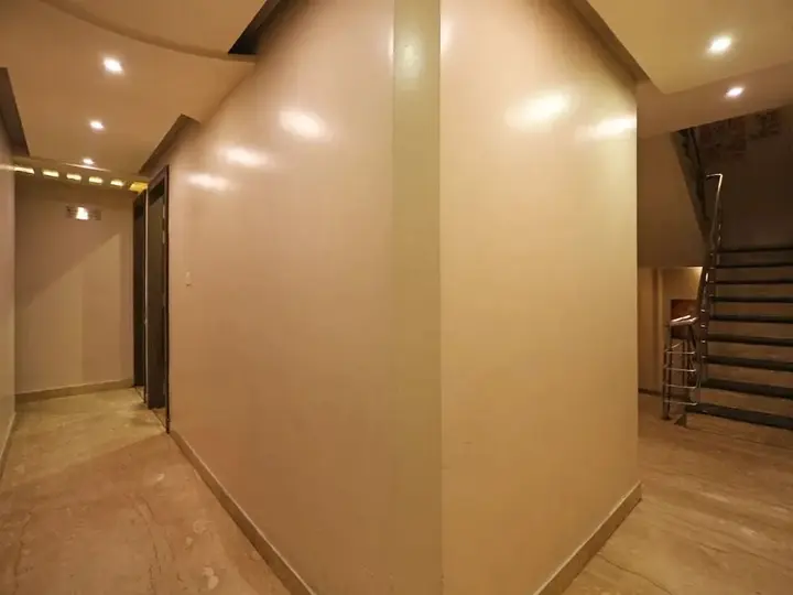 Праяградж: Platinum Inn