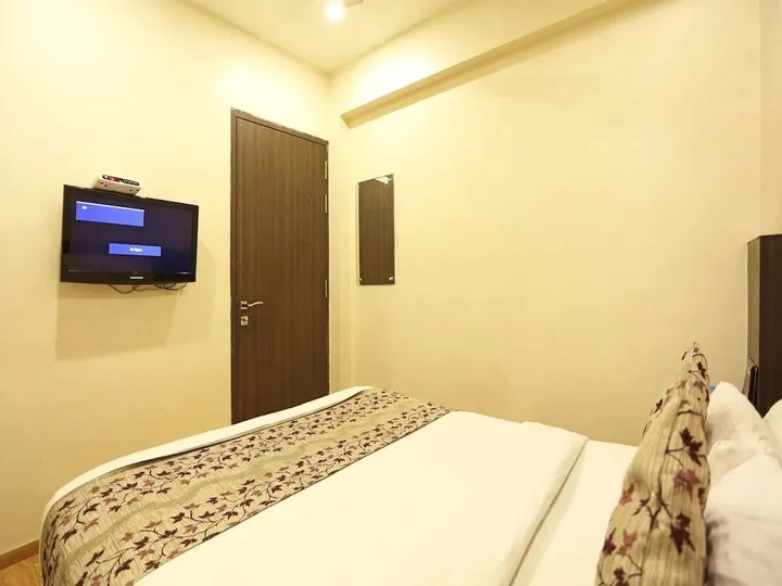Праяградж: Platinum Inn