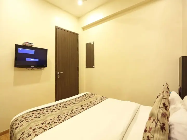 Праяградж: Platinum Inn