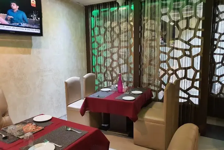 Праяградж: Platinum Inn