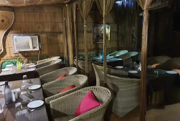 Праяградж: Platinum Inn