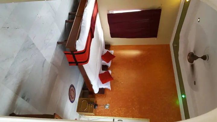 Колката: New Hotel White Palace