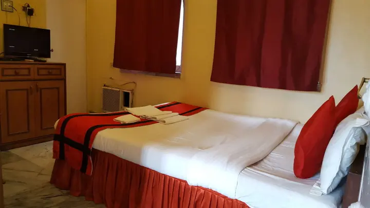 Колката: New Hotel White Palace