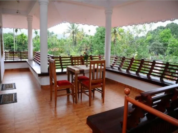 Кумили: Dean Dale Cottages