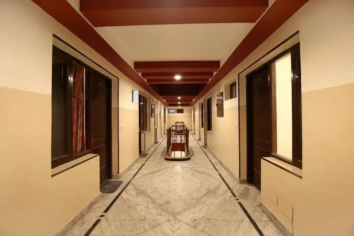 Чандигарх: OYO 6366 Grand Regal Hotel