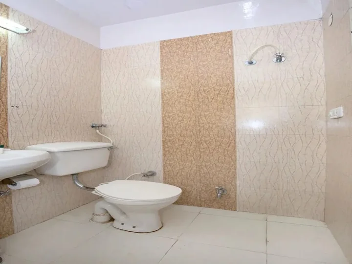 Чандигарх: OYO 6366 Grand Regal Hotel