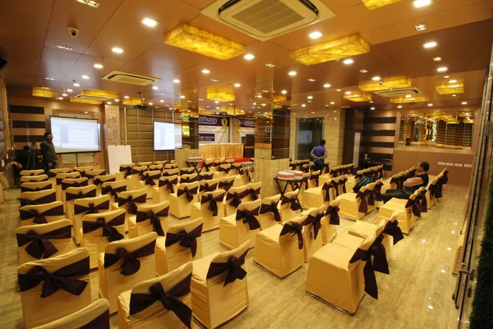Нью-Дели: Hotel Golden Grand