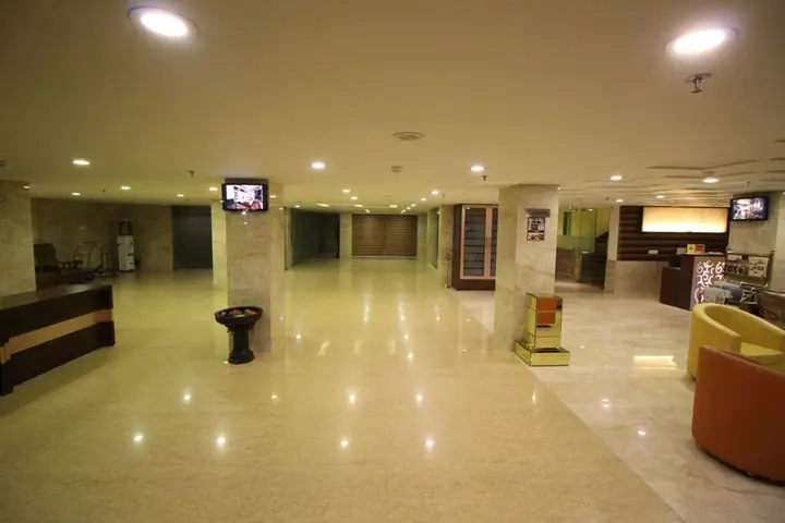 Нью-Дели: Hotel Golden Grand