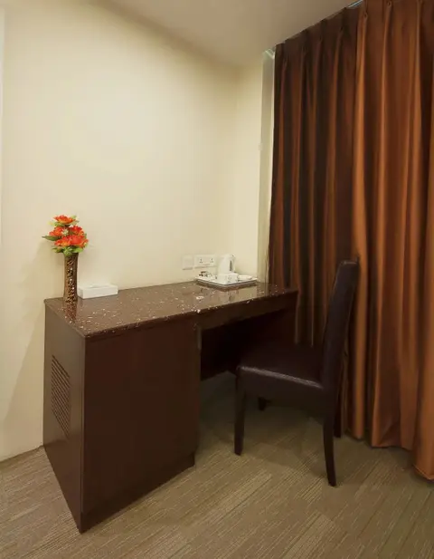 Нью-Дели: Hotel Golden Grand