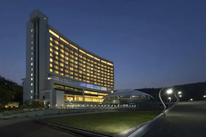 Пуна: United-21 The Grand