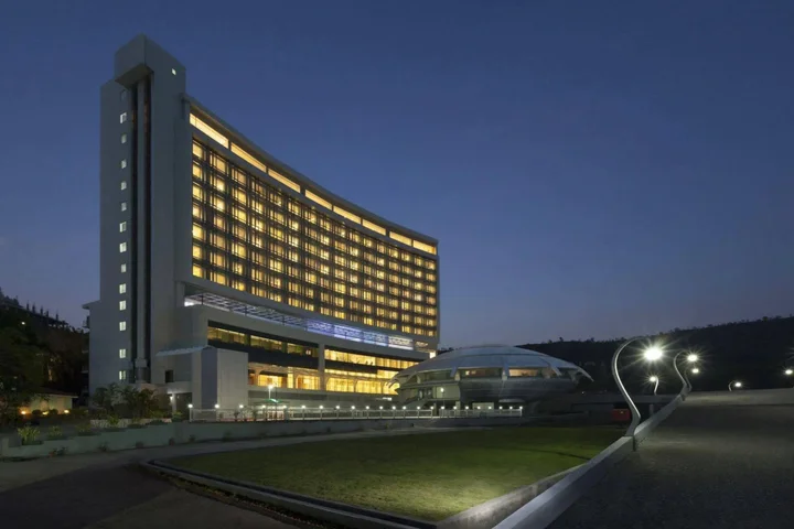 Пуна: United-21 The Grand