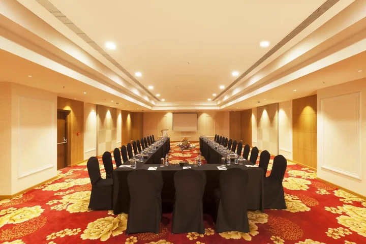 Пуна: United-21 The Grand