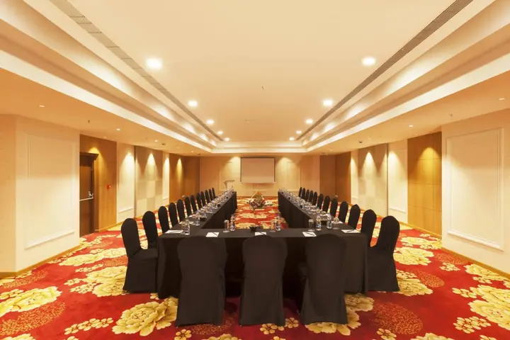 Пуна: United-21 The Grand