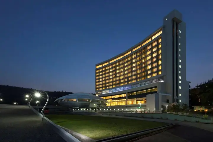 Пуна: United-21 The Grand