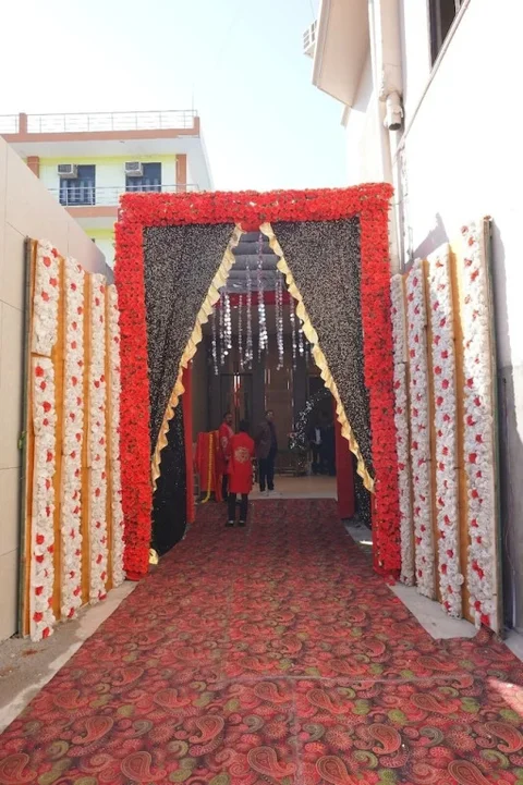 Матхура: Abhinandan