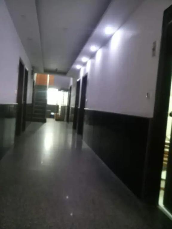 Нью-Дели: Airport Land