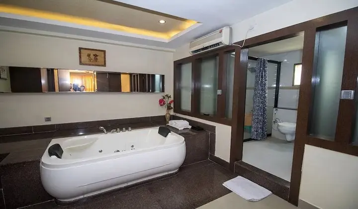 Тезпур: Hotel KRC Palace