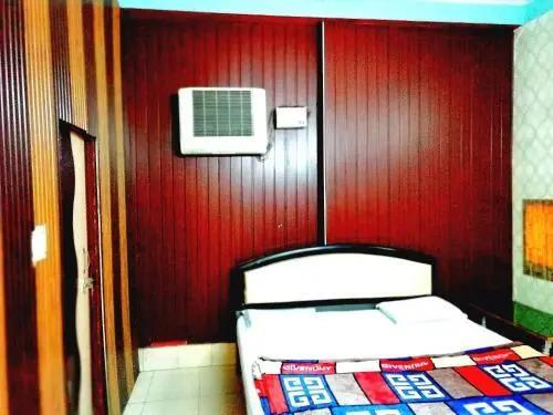 Матхура: Abhiraj Guest House