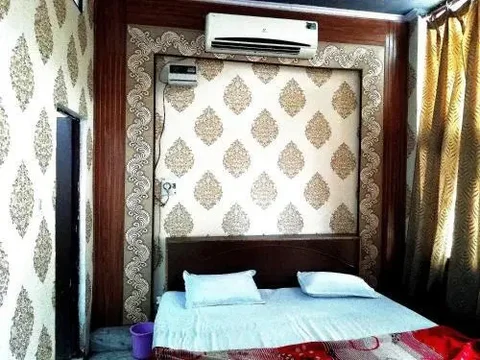 Матхура: Abhiraj Guest House