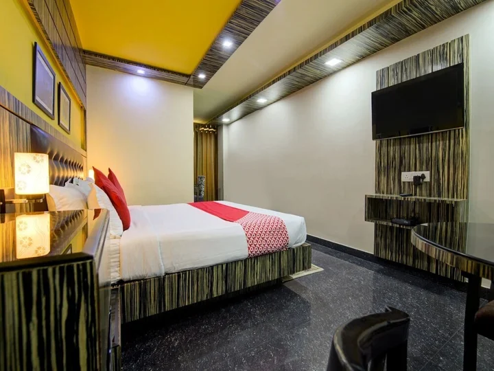 Данапур: Vatika Premier Hotel
