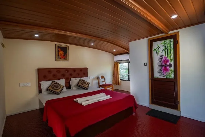 Аллеппи: Coco HouseBoat