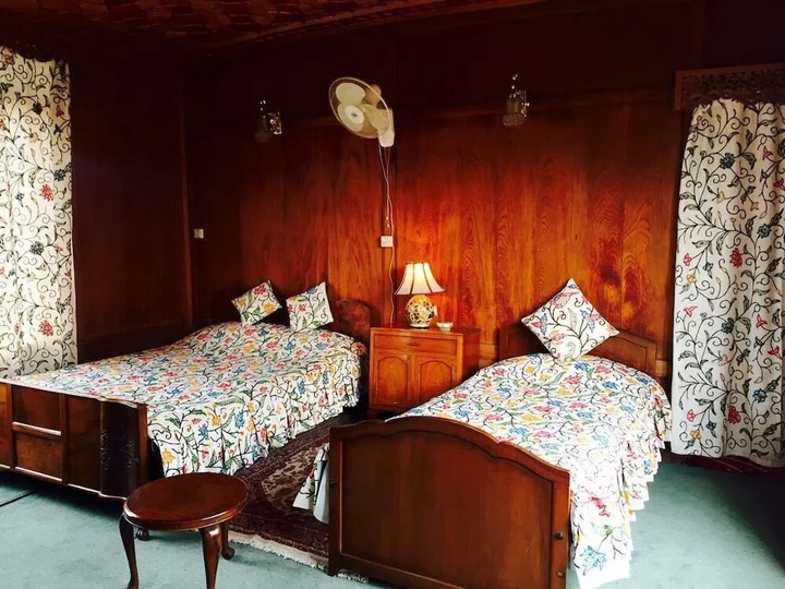 Шринагар: Akbar Group Of Heritage Houseboats