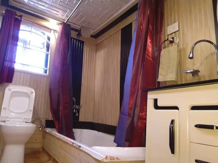 Шринагар: Akbar Group Of Heritage Houseboats