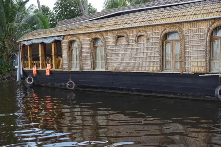 Аллеппи: Soma Houseboat