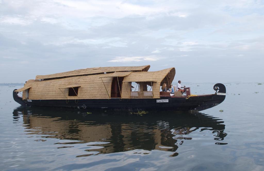 Аллеппи: Soma Houseboat