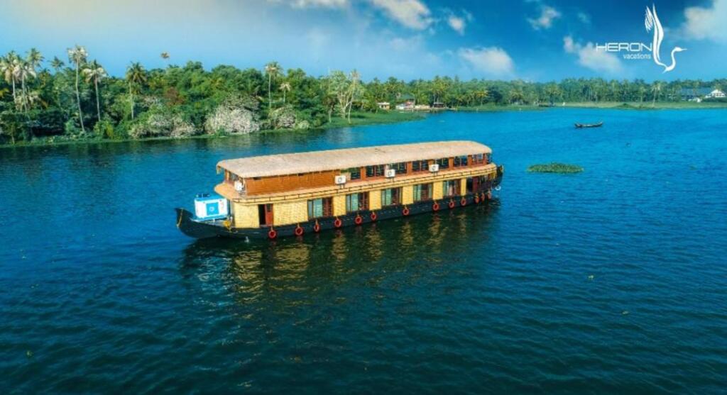 Аллеппи: Soma Houseboat