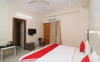 Гуруграм: Pacific Hotel