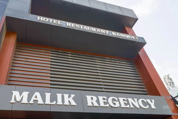 Амбала: Hotel Malik Regency